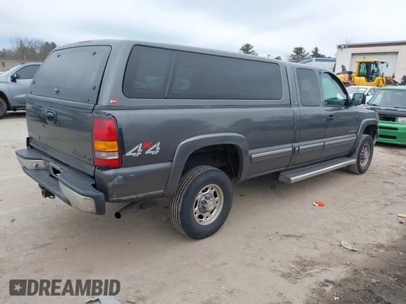✅ 2002 Chevrolet Silverado 2500HD • VIN: 1GCHK29U32E126728 • Lot: 43747985. Wystawiony na IAAI z przebiegiem 226 176 mil. Bezpłatny archiwum sprzedaży aukcyjnych z USA i szczegółowy raport historii pojazdu na DreamBid. Zdjęcie 4.
