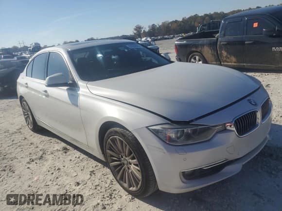 ✅ 2015 BMW 3 Series 328i xDrive • VIN: WBA3B3G51FNT68674 • Lot: 91562925. Listed on Copart with 209,287 mi. Free auction sales archive from the USA and detailed vehicle history report at DreamBid. Image 4.