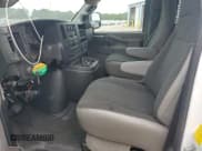 ✅ 2025 Chevrolet Express Cargo • VIN: 1GCWGAFP8S1159197 • Lot: 85582315. Wystawiony na Copart z przebiegiem Nie podano. Bezpłatny archiwum sprzedaży aukcyjnych z USA i szczegółowy raport historii pojazdu na DreamBid. Zdjęcie 7.