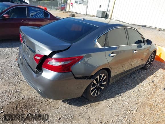 ✅ 2018 Nissan Altima S • VIN: 1N4AL3AP1JC154330 • Лот: 42842077. Опубликован ранее на IAAI с пробегом 163 821 миль. Бесплатный доступ к архиву аукционных продаж из США и подробный отчёт об истории автомобиля на DreamBid. Изображение 4.