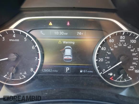 ✅ 2017 Nissan Murano Platinum • VIN: 5N1AZ2MG2HN140770 • Lot: 41645332. Wystawiony na IAAI z przebiegiem 128 082 mil. Bezpłatny archiwum sprzedaży aukcyjnych z USA i szczegółowy raport historii pojazdu na DreamBid. Zdjęcie 7.