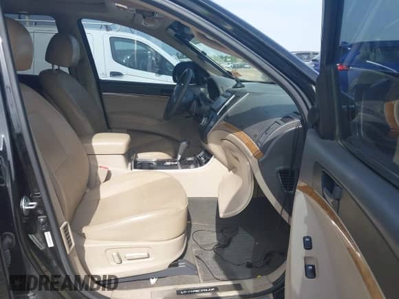 2012 Hyundai Veracruz Limited z VIN KM8NU4CC9CU197363, wystawiony jako IAAI lot #42591498 z przebiegiem 203 285 mil mil oraz . Historia ofert i sprzedaży dostępna na DreamBid. Obrazek 5.