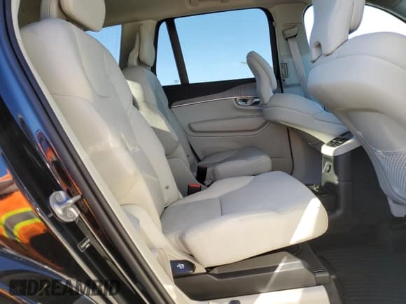 ✅ 2023 Volvo XC90 Plus • VIN: YV4H600N2P1941092 • Lot: 44824524. Listed on Copart with 3,161 mi. Free auction sales archive from the USA and detailed vehicle history report at DreamBid. Image 11.
