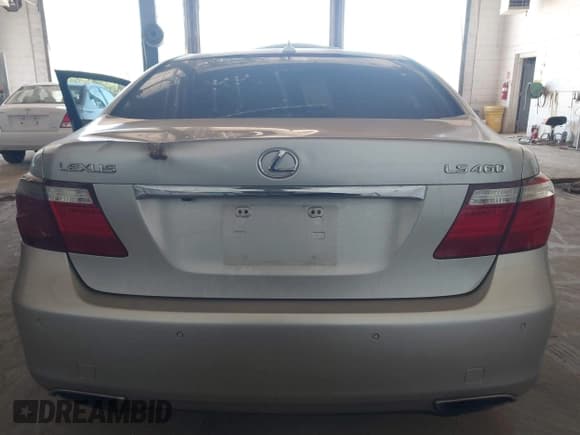 ✅ 2008 Lexus LS 460 • VIN: JTHBL46FX85057659 • Lot: 42205064. Listed on IAAI with 241,470 mi. Free auction sales archive from the USA and detailed vehicle history report at DreamBid. Image 16.