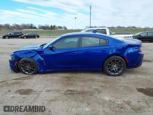 ✅ 2018 Dodge Charger GT • VIN: 2C3CDXJG7JH337952 • Lot: 41869954. Wystawiony na IAAI z przebiegiem 110 547 mil. Bezpłatny archiwum sprzedaży aukcyjnych z USA i szczegółowy raport historii pojazdu na DreamBid. Zdjęcie 14.