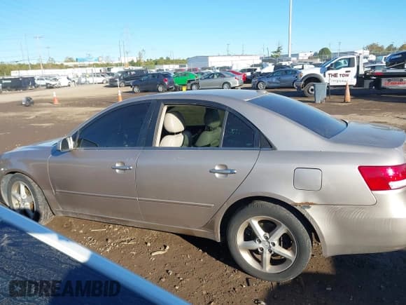 ✅ 2007 Hyundai Sonata SE • VIN: 5NPEU46F97H246670 • Lot: 43514369. Wystawiony na IAAI z przebiegiem 311 759 mil. Bezpłatny archiwum sprzedaży aukcyjnych z USA i szczegółowy raport historii pojazdu na DreamBid. Zdjęcie 14.