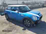 2010 MINI Hardtop S with VIN WMWMF7C58ATX42725, listed as a Copart auction lot 59818915 with 86,452 mi miles and Salvage title. Bid and sale history available at DreamBid. Image 4.