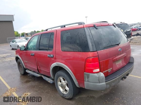 ✅ 2002 Ford Explorer XLS • VIN: 1FMZU72K92ZC87108 • Lot: 42467317. Listed on IAAI with 267,301 mi. Free auction sales archive from the USA and detailed vehicle history report at DreamBid. Image 3.