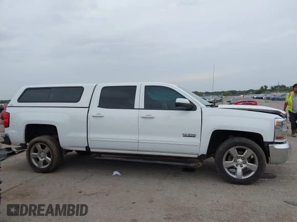 ✅ 2018 Chevrolet Silverado 1500 LT • VIN: 1GCPCREC4JF216526 • Lot: 43520727. Wystawiony na IAAI z przebiegiem 51 430 mil. Bezpłatny archiwum sprzedaży aukcyjnych z USA i szczegółowy raport historii pojazdu na DreamBid. Zdjęcie 13.