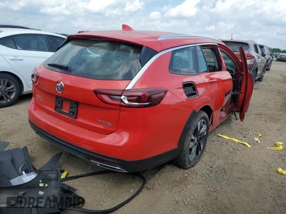 ✅ 2018 Buick Regal Essence • VIN: W04GV8SX9J1095575 • Lot: 68171895. Listed on Copart with 24,482 mi. Free auction sales archive from the USA and detailed vehicle history report at DreamBid. Image 3.