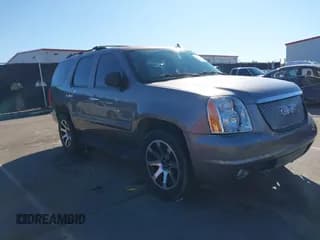 ✅ 2007 GMC Yukon SLE • VIN: 1GKFC13J77R240247 • Lot: 43642049. Wystawiony na IAAI z przebiegiem 220 267 mil. Bezpłatny archiwum sprzedaży aukcyjnych z USA i szczegółowy raport historii pojazdu na DreamBid. Zdjęcie 1.