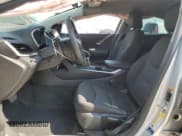 ✅ 2018 Chevrolet Volt LT • VIN: 1G1RC6S52JU143464 • Lot: 62763844. Wystawiony na Copart z przebiegiem 46 127 mil. Bezpłatny archiwum sprzedaży aukcyjnych z USA i szczegółowy raport historii pojazdu na DreamBid. Zdjęcie 7.