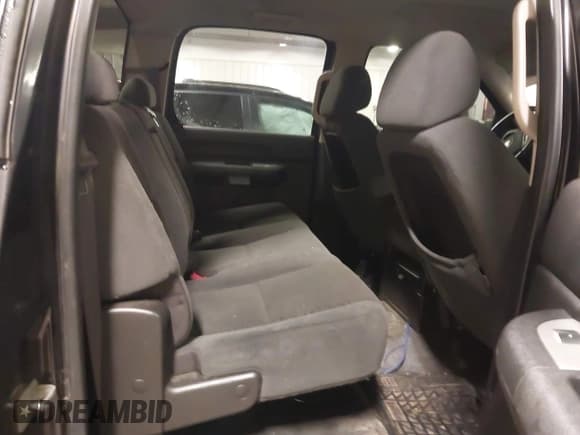 ✅ 2007 Chevrolet Silverado 2500HD 1LT • VIN: 1GCHC23K87F534566 • Lot: 41212539. Wystawiony na IAAI z przebiegiem 92 703 mil. Bezpłatny archiwum sprzedaży aukcyjnych z USA i szczegółowy raport historii pojazdu na DreamBid. Zdjęcie 8.