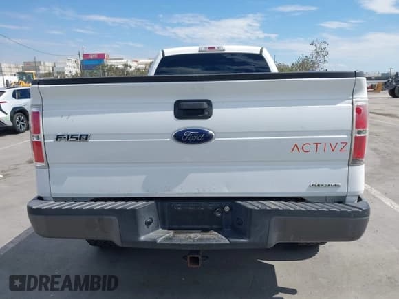 ✅ 2014 Ford F-150 XL • VIN: 1FTMF1CM3EKD68639 • Lot: 43294137. Wystawiony na IAAI z przebiegiem 151 838 mil. Bezpłatny archiwum sprzedaży aukcyjnych z USA i szczegółowy raport historii pojazdu na DreamBid. Zdjęcie 16.