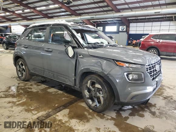 ✅ 2022 Hyundai Venue Limited • VIN: KMHRC8A33NU135331 • Lot: 43912335. Listed on Copart with 68,000 mi. Free auction sales archive from the USA and detailed vehicle history report at DreamBid. Image 4.