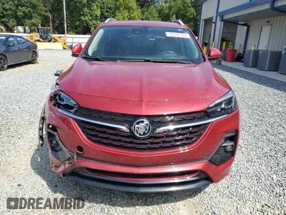 ✅ 2020 Buick Encore GX Essence • VIN: KL4MMFS24LB126825 • Lot: 70926104. Wystawiony na Copart z przebiegiem 44 135 mil. Bezpłatny archiwum sprzedaży aukcyjnych z USA i szczegółowy raport historii pojazdu na DreamBid. Zdjęcie 5.