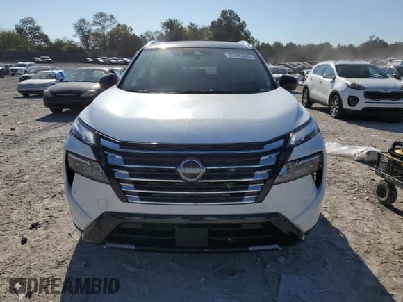 ✅ 2025 Nissan Rogue Platinum • VIN: JN8BT3DD0SW301063 • Lot: 85296305. Listed on Copart with 7,401 mi. Free auction sales archive from the USA and detailed vehicle history report at DreamBid. Image 5.