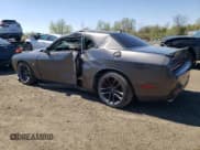 ✅ 2022 Dodge Challenger R/T Scat Pack Widebody • VIN: 2C3CDZFJ6NH200426 • Lot: 51969804. Wystawiony na Copart z przebiegiem 19 015 mil. Bezpłatny archiwum sprzedaży aukcyjnych z USA i szczegółowy raport historii pojazdu na DreamBid. Zdjęcie 2.