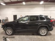 ✅ 2015 Jeep Cherokee Latitude • VIN: 1C4PJMCB4FW633381 • Lot: 43613425. Listed on IAAI with 67,747 mi. Free auction sales archive from the USA and detailed vehicle history report at DreamBid. Image 15.