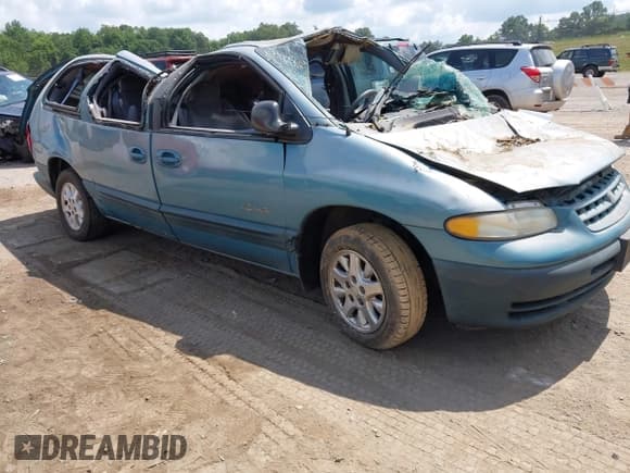 ✅ 1999 Plymouth Voyager Grand SE • VIN: 1P4GP44G8XB565034 • Lot: 42578894. Wystawiony na IAAI z przebiegiem 181 863 mil. Bezpłatny archiwum sprzedaży aukcyjnych z USA i szczegółowy raport historii pojazdu na DreamBid. Zdjęcie 1.