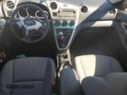 ✅ 2009 Toyota Matrix • VIN: 2T1KU40EX9C050312 • Лот: 68437395. Опубликован ранее на Copart с пробегом 247 773 миль. Бесплатный доступ к архиву аукционных продаж из США и подробный отчёт об истории автомобиля на DreamBid. Изображение 8.