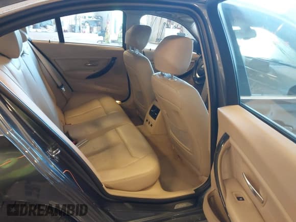 ✅ 2012 BMW 3 Series 335i • VIN: WBA3A9G51CNN67418 • Лот: 43070962. Опубликован ранее на IAAI с пробегом 119 436 миль. Бесплатный доступ к архиву аукционных продаж из США и подробный отчёт об истории автомобиля на DreamBid. Изображение 8.