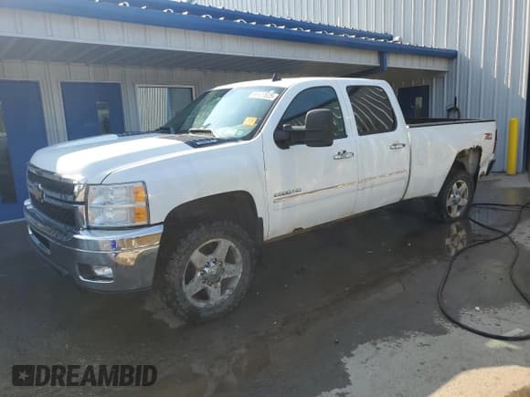 ✅ 2014 Chevrolet Silverado 2500HD LT • VIN: 1GC1KXCGXEF145227 • Лот: 66127625. Опубликован ранее на Copart с пробегом 104 198 миль. Бесплатный доступ к архиву аукционных продаж из США и подробный отчёт об истории автомобиля на DreamBid. Изображение 1.