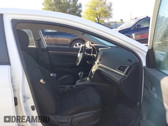 ✅ 2018 Hyundai Elantra SE • VIN: 5NPD74LF6JH331433 • Lot: 43533192. Listed on IAAI with 48,748 mi. Free auction sales archive from the USA and detailed vehicle history report at DreamBid. Image 5.