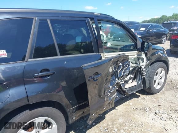 ✅ 2009 Suzuki Grand Vitara • VIN: JS3TE047094100192 • Lot: 42336959. Wystawiony na IAAI z przebiegiem 244 995 mil. Bezpłatny archiwum sprzedaży aukcyjnych z USA i szczegółowy raport historii pojazdu na DreamBid. Zdjęcie 17.