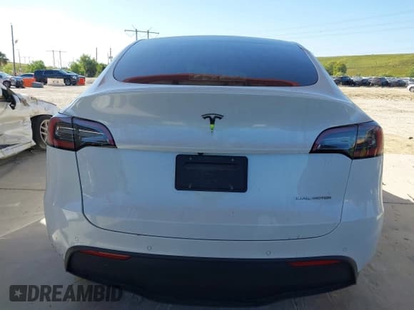 ✅ 2022 Tesla Model Y Long Range • VIN: 7SAYGDEE8NA021164 • Lot: 43483473. Listed on IAAI with 42,531 mi. Free auction sales archive from the USA and detailed vehicle history report at DreamBid. Image 15.