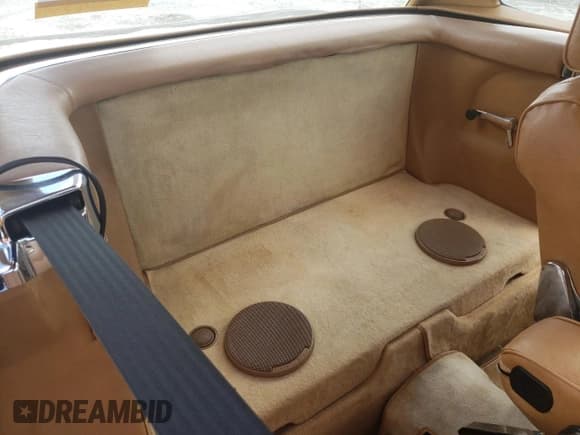 ✅ 1982 Mercedes-Benz 380 SL • VIN: WDBBA45A5CB012926 • Лот: 73131714. Опубликован ранее на Copart с пробегом 96 212 миль. Бесплатный доступ к архиву аукционных продаж из США и подробный отчёт об истории автомобиля на DreamBid. Изображение 10.