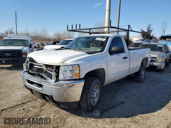 ✅ 2011 Chevrolet Silverado 2500HD Work Truck • VIN: 1GC0CVCG4BF216981 • Lot: 82915564. Wystawiony na Copart z przebiegiem 225 405 mil. Bezpłatny archiwum sprzedaży aukcyjnych z USA i szczegółowy raport historii pojazdu na DreamBid. Zdjęcie 1.
