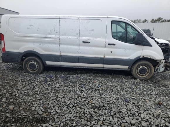 ✅ 2015 Ford Transit • VIN: 1FTNE9ZG5FKA10970 • Lot: 51479635. Listed on Copart with 136,650 mi. Free auction sales archive from the USA and detailed vehicle history report at DreamBid. Image 3.