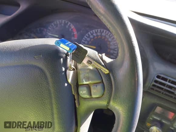 ✅ 1995 Pontiac Grand Prix SE • VIN: 1G2WJ12M1SF295319 • Lot: 41685317. Wystawiony na IAAI z przebiegiem 151 478 mil. Bezpłatny archiwum sprzedaży aukcyjnych z USA i szczegółowy raport historii pojazdu na DreamBid. Zdjęcie 11.