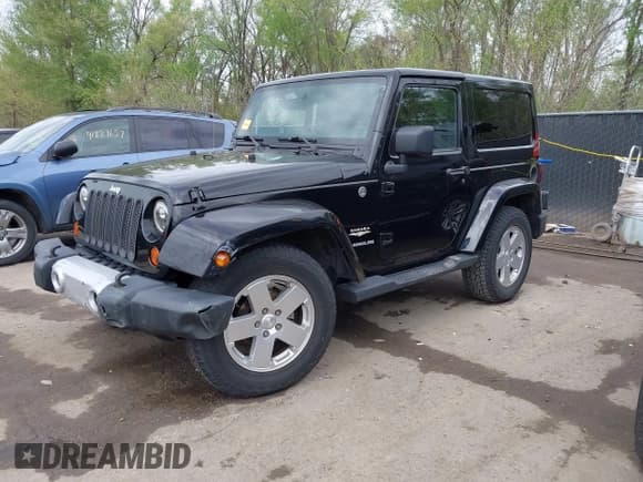 ✅ 2011 Jeep Wrangler Sahara • VIN: 1J4GA5D1XBL559112 • Лот: 42002738. Опубликован ранее на IAAI с пробегом 107 759 миль. Бесплатный доступ к архиву аукционных продаж из США и подробный отчёт об истории автомобиля на DreamBid. Изображение 17.