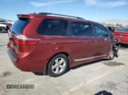 ✅ 2018 Toyota Sienna LE • VIN: 5TDKZ3DC5JS947442 • Лот: 90902985. Опубликован ранее на Copart с пробегом 103 495 миль. Бесплатный доступ к архиву аукционных продаж из США и подробный отчёт об истории автомобиля на DreamBid. Изображение 3.