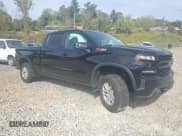 ✅ 2021 Chevrolet Silverado 1500 RST • VIN: 1GCUYEEDXMZ317255 • Lot: 71839034. Wystawiony na Copart z przebiegiem 77 689 mil. Bezpłatny archiwum sprzedaży aukcyjnych z USA i szczegółowy raport historii pojazdu na DreamBid. Zdjęcie 4.