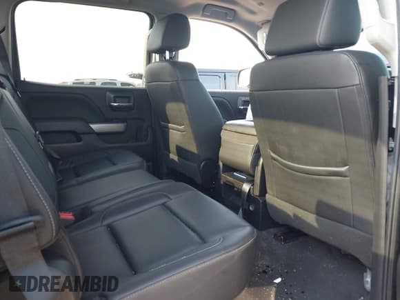 ✅ 2018 Chevrolet Silverado 1500 LTZ • VIN: 3GCUKSEC1JG551707 • Lot: 43198890. Wystawiony na IAAI z przebiegiem 133 962 mil. Bezpłatny archiwum sprzedaży aukcyjnych z USA i szczegółowy raport historii pojazdu na DreamBid. Zdjęcie 8.