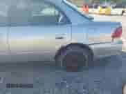 1998 Honda Accord LX с VIN 1HGCG5648WA138955, выставлен на аукционе IAAI как лот 43365302 с пробегом 168 715 миль миль и . История ставок и продаж доступна на DreamBid. Изображение 6.