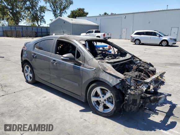 ✅ 2013 Chevrolet Volt • VIN: 1G1RF6E4XDU100358 • Lot: 68116934. Wystawiony na Copart z przebiegiem Nie podano. Bezpłatny archiwum sprzedaży aukcyjnych z USA i szczegółowy raport historii pojazdu na DreamBid. Zdjęcie 4.