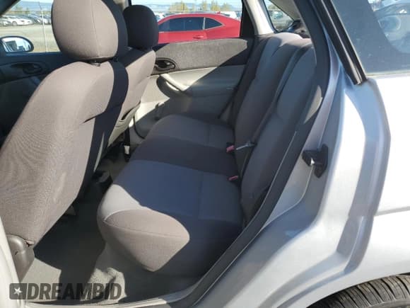 ✅ 2006 Ford Focus S • VIN: 1FAFP34N66W120345 • Lot: 87309565. Wystawiony na Copart z przebiegiem 152 618 mil. Bezpłatny archiwum sprzedaży aukcyjnych z USA i szczegółowy raport historii pojazdu na DreamBid. Zdjęcie 10.