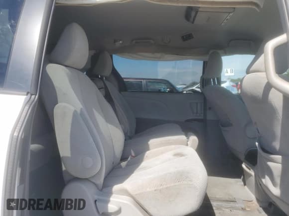 ✅ 2014 Toyota Sienna LE AAS • VIN: 5TDKK3DC5ES480016 • Lot: 70772115. Listed on Copart with 164,920 mi. Free auction sales archive from the USA and detailed vehicle history report at DreamBid. Image 11.
