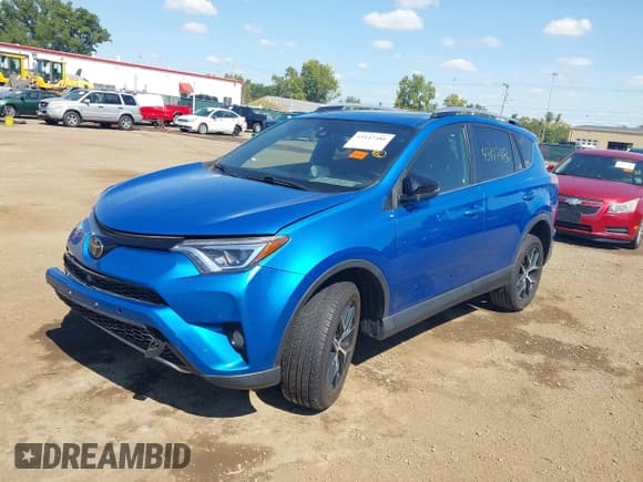 ✅ 2018 Toyota RAV4 SE • VIN: JTMJFREV5JJ250177 • Lot: 43147486. Listed on IAAI with 75,531 mi. Free auction sales archive from the USA and detailed vehicle history report at DreamBid. Image 17.