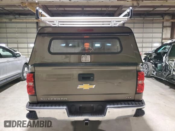 ✅ 2015 Chevrolet Silverado 1500 LTZ • VIN: 3GCUKSECXFG243412 • Lot: 43289105. Wystawiony na Copart z przebiegiem 132 828 mil. Bezpłatny archiwum sprzedaży aukcyjnych z USA i szczegółowy raport historii pojazdu na DreamBid. Zdjęcie 6.