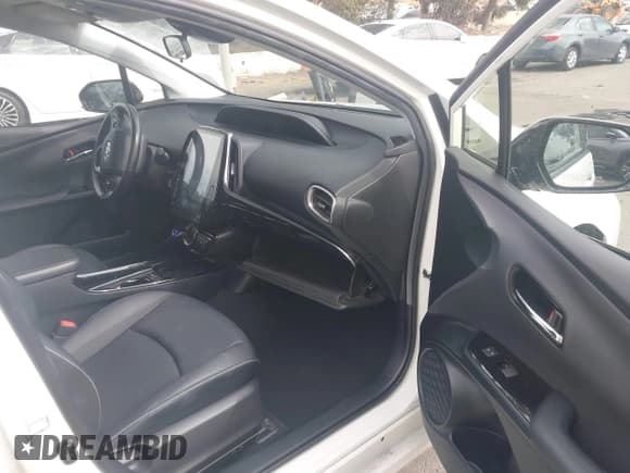 ✅ 2020 Toyota Prius Limited • VIN: JTDKARFPXL3157889 • Lot: 43685862. Wystawiony na IAAI z przebiegiem 119 399 mil. Bezpłatny archiwum sprzedaży aukcyjnych z USA i szczegółowy raport historii pojazdu na DreamBid. Zdjęcie 5.