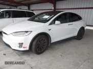 ✅ 2017 Tesla Model X 90D • VIN: 5YJXCBE20HF055203 • Lot: 43812401. Wystawiony na IAAI z przebiegiem 77 169 mil. Bezpłatny archiwum sprzedaży aukcyjnych z USA i szczegółowy raport historii pojazdu na DreamBid. Zdjęcie 2.