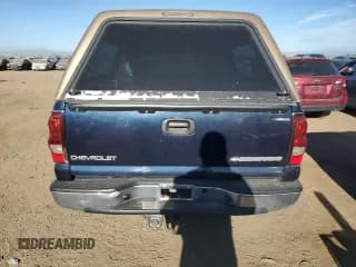 ✅ 2005 Chevrolet Silverado 1500 Z71 • VIN: 1GCEK19B55E154658 • Лот: 71813244. Опубликован ранее на Copart с пробегом 179 350 миль. Бесплатный доступ к архиву аукционных продаж из США и подробный отчёт об истории автомобиля на DreamBid. Изображение 6.