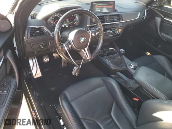✅ 2021 BMW M2 Competition • VIN: WBS2U7C04M7J45680 • Lot: 43851495. Wystawiony na Copart z przebiegiem 25 919 mil. Bezpłatny archiwum sprzedaży aukcyjnych z USA i szczegółowy raport historii pojazdu na DreamBid. Zdjęcie 8.