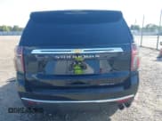 ✅ 2023 Chevrolet Suburban Premier • VIN: 1GNSCFKD8PR353280 • Lot: 43401708. Wystawiony na IAAI z przebiegiem 42 587 mil. Bezpłatny archiwum sprzedaży aukcyjnych z USA i szczegółowy raport historii pojazdu na DreamBid. Zdjęcie 16.