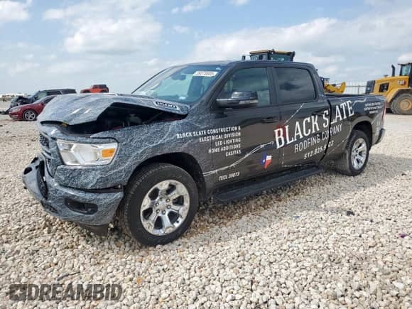 2023 Ram 1500 Lone Star z VIN 1C6RREMT5PN664930, wystawiony jako Copart lot #59373555 z przebiegiem 27 832 mil mil oraz Szkoda całkowita • Salvage title. Historia ofert i sprzedaży dostępna na DreamBid. Obrazek 1.